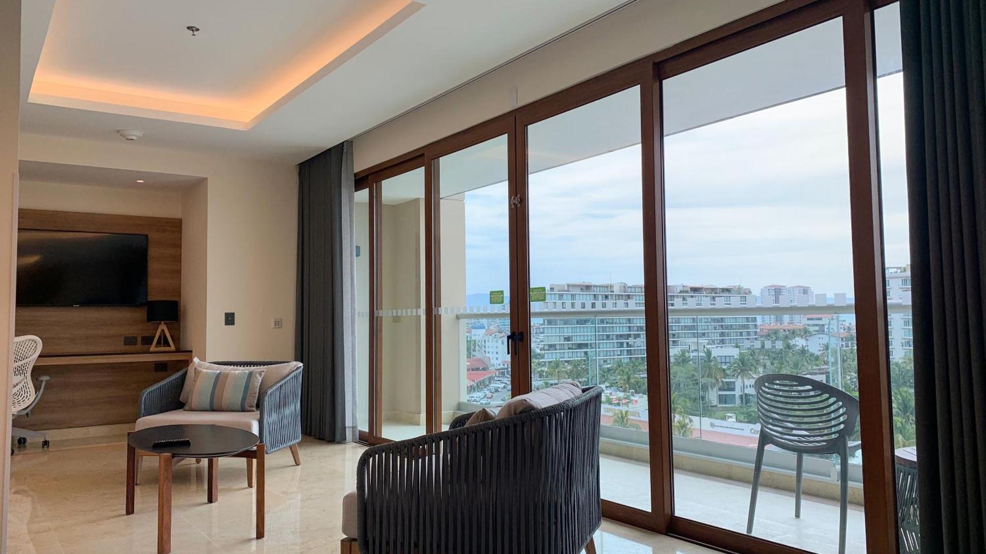 Suite Doble con vistas a la ciudad y cama grande